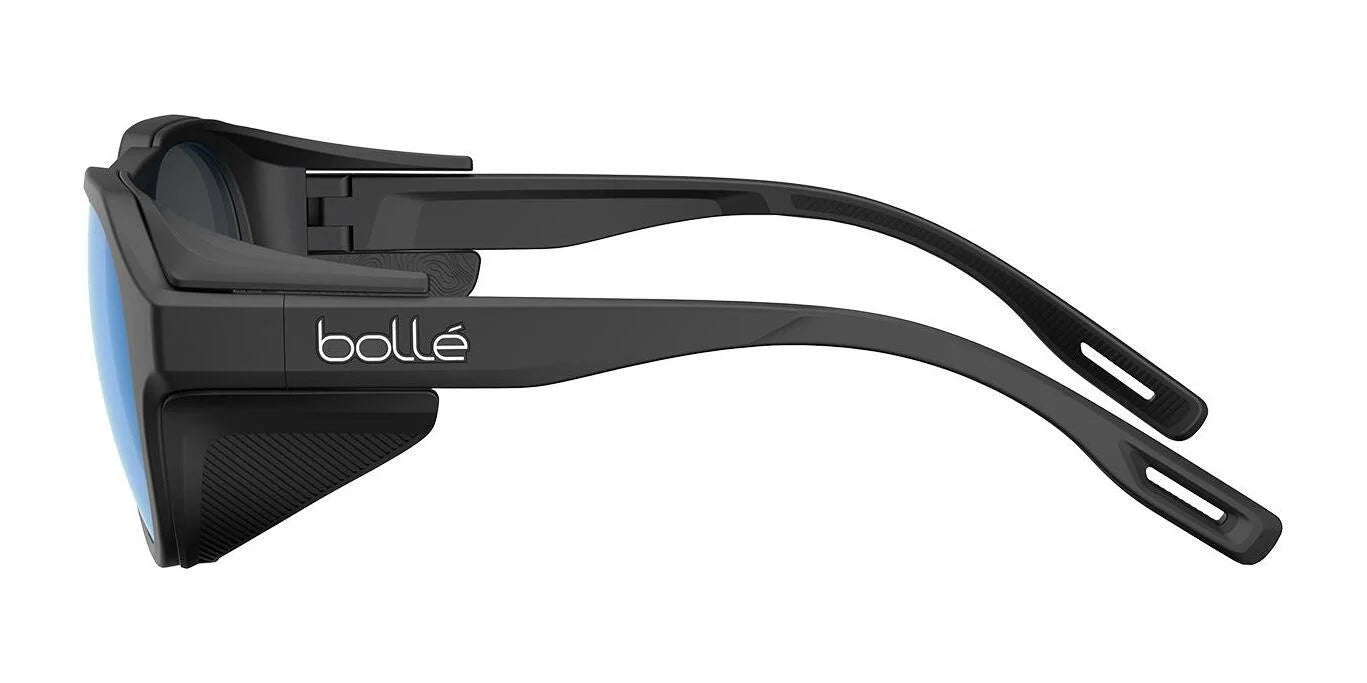 Side view of black Bolle ASCENDER Sunglasses | Size 51, with blue Solace4 lenses, removable side shields, and the Bolle logo on the arm. Side view of black Bolle ASCENDER Sunglasses | Size 51, with blue Solace4 lenses, removable side shields, and the Bolle logo on the arm.
