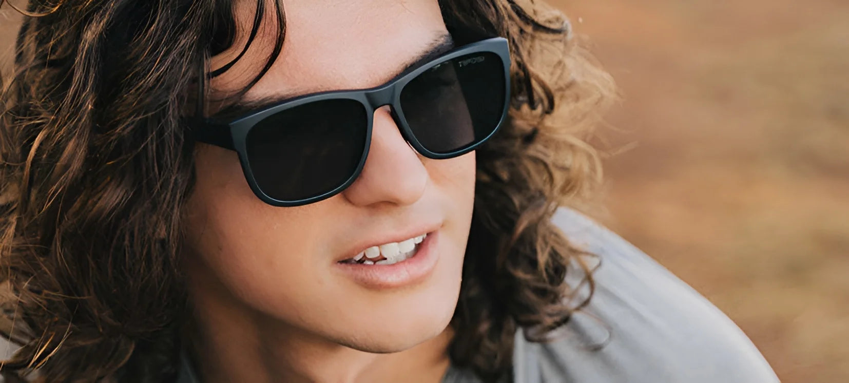 Tifosi Optics SWANK XL Sunglasses | Size 55 Tifosi Optics SWANK XL Sunglasses | Size 55