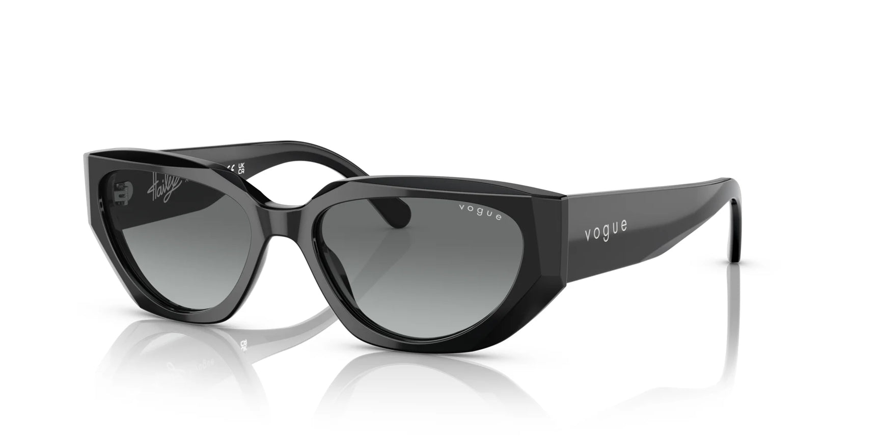 Vogue VO5438S Sunglasses Black / Grey Gradient Vogue VO5438S Sunglasses Black / Grey Gradient