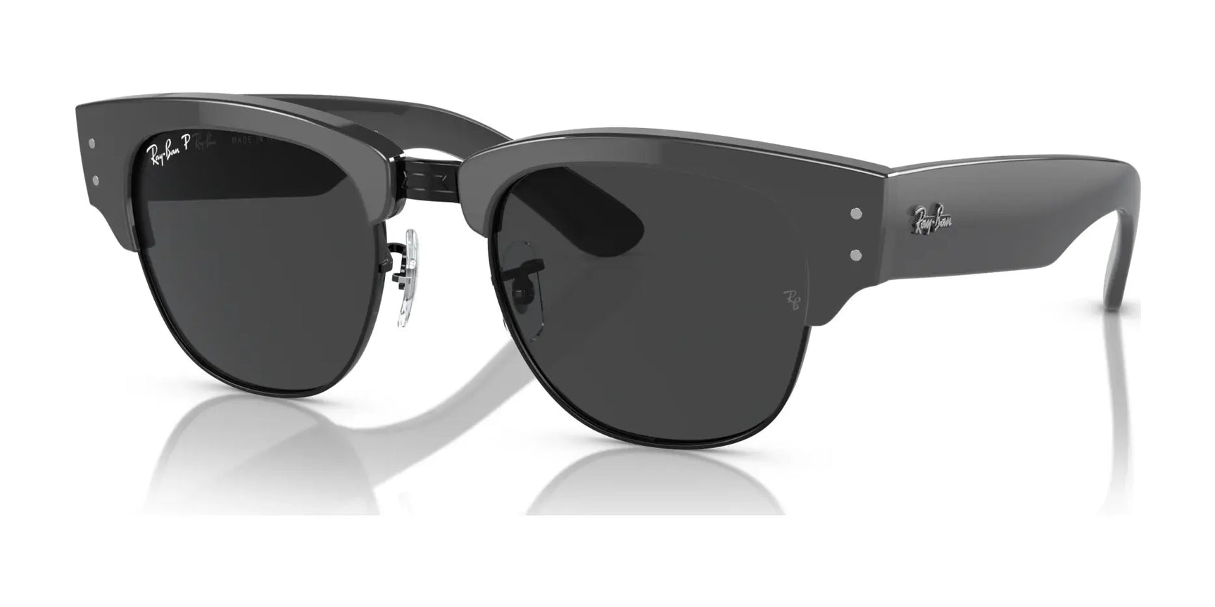 Modern eyewear features Ray-Ban MEGA CLUBMASTER RB0316S sunglasses in Grey On Black №136748 with a high-bridge design and dark lenses, elegantly showcased on a white background.